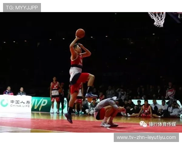 “简阳文体中心：篮球赛上演扣篮与三分的极限挑战”